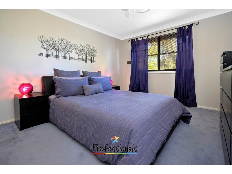 4 Empire Place, Illawong NSW 2234