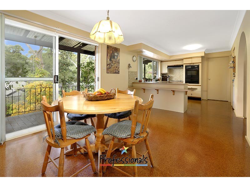 52 Moreton Road, Illawong NSW 2234