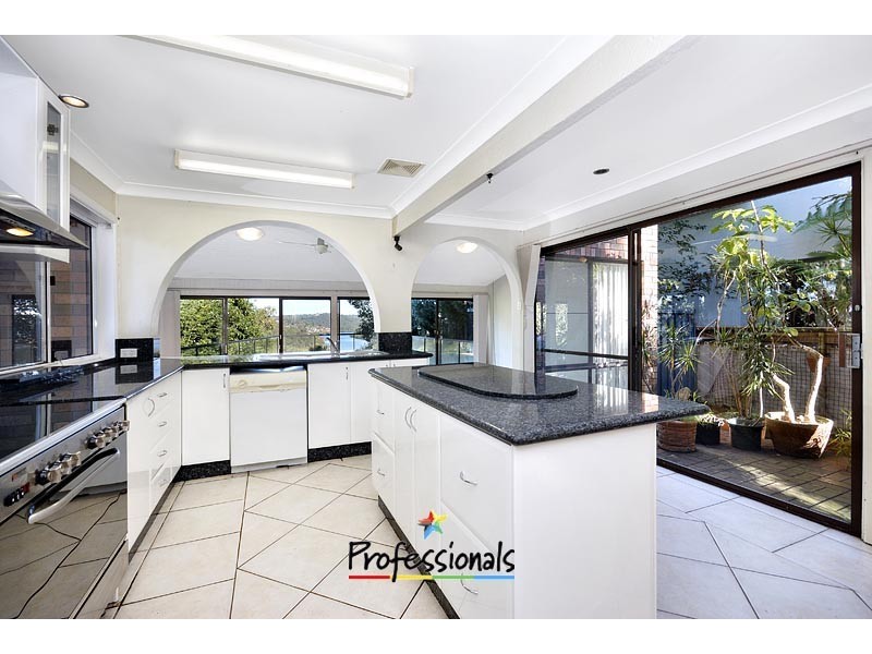 48 Bignell Street, Illawong NSW 2234