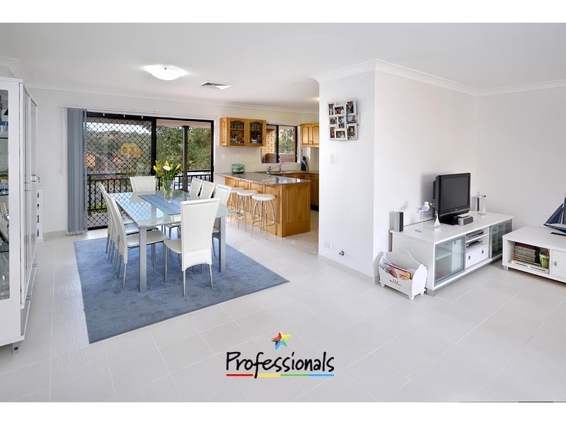 2/47-53 Hobart Place, Illawong NSW 2234