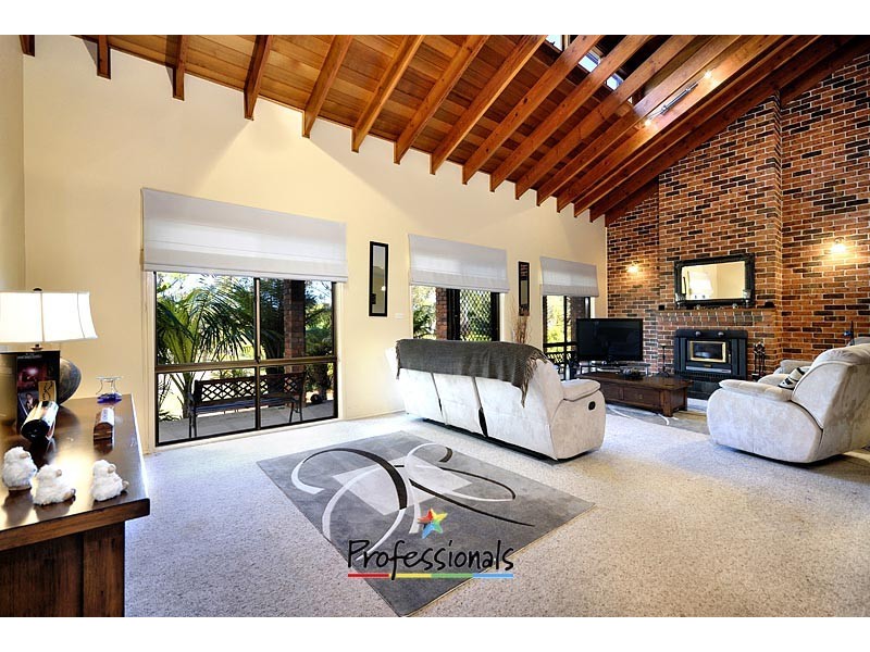 21 Tennant Place, Illawong NSW 2234
