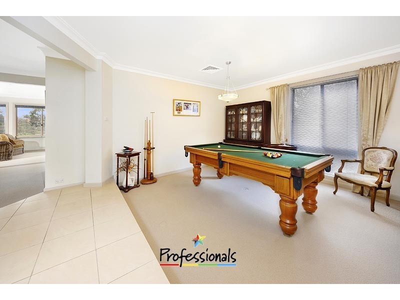 14 Hobart Place, Illawong NSW 2234