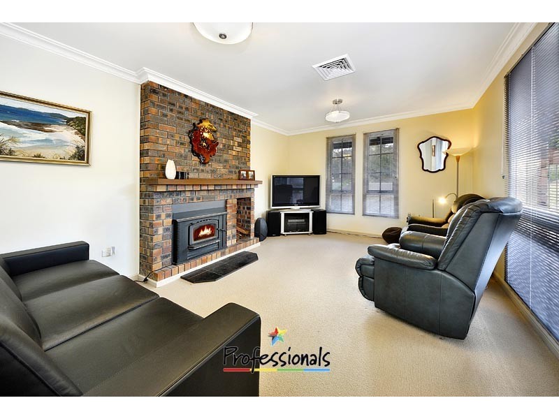 14 Hobart Place, Illawong NSW 2234