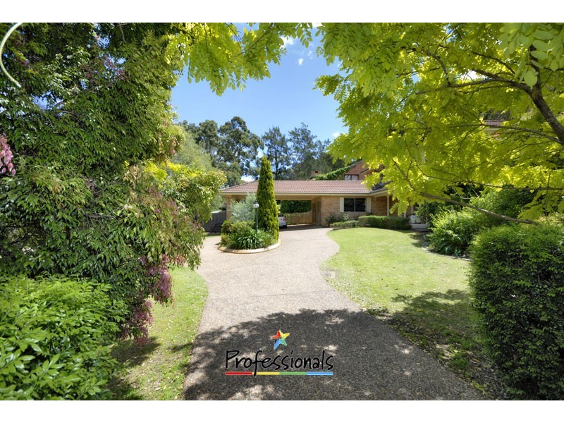 27 Tennant Place, Illawong NSW 2234