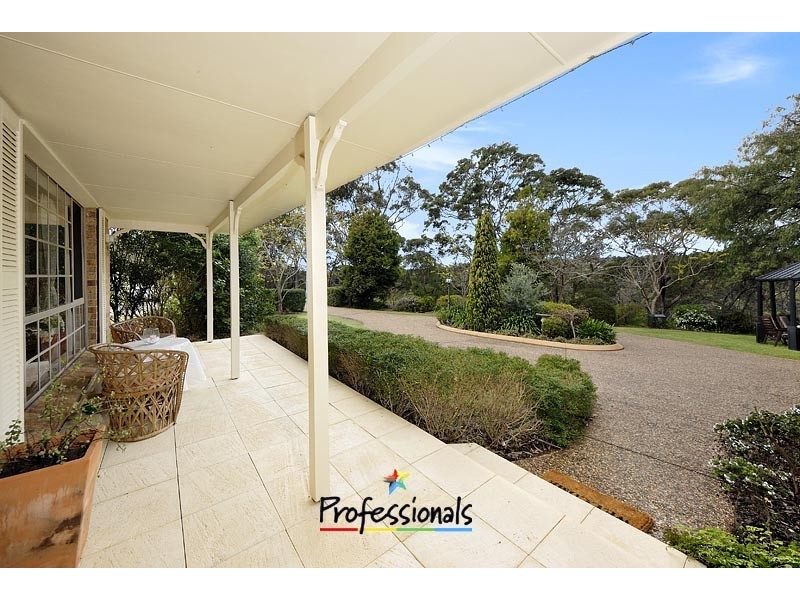 27 Tennant Place, Illawong NSW 2234