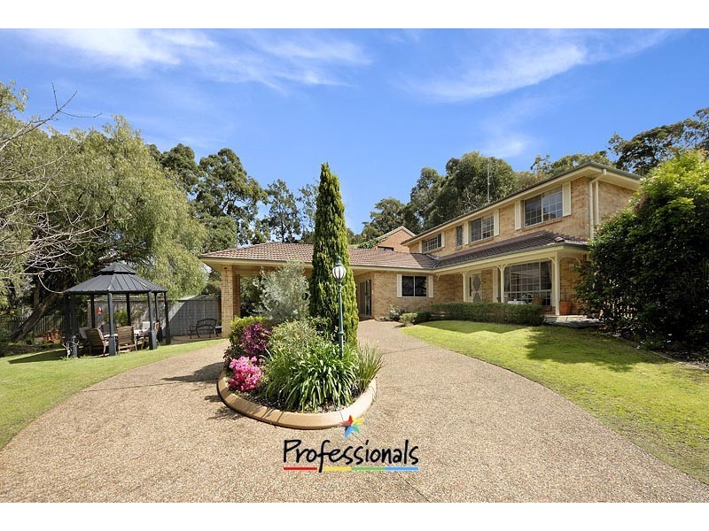 27 Tennant Place, Illawong NSW 2234
