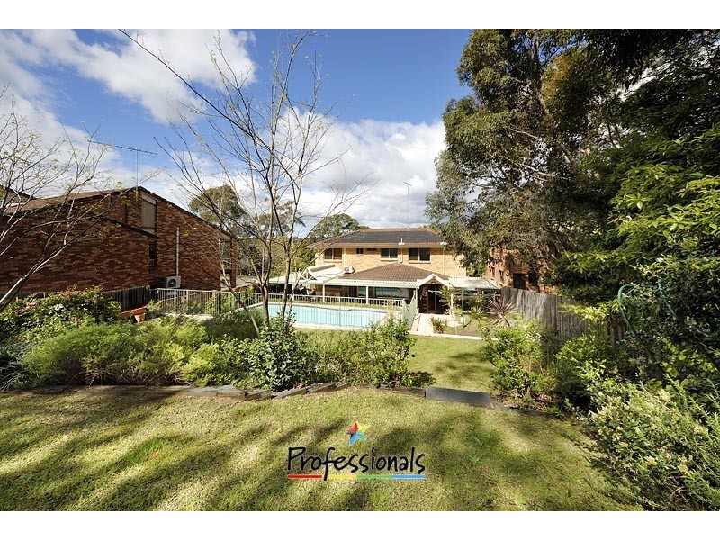 27 Tennant Place, Illawong NSW 2234