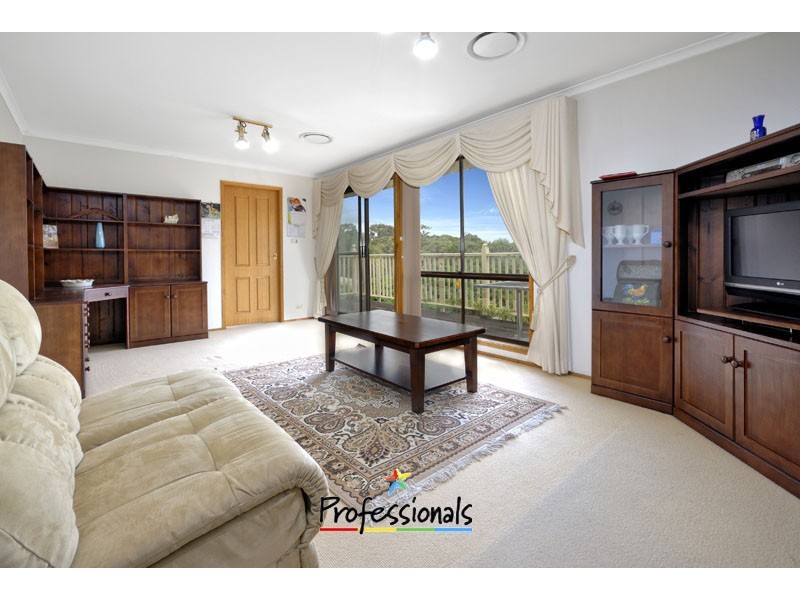 27 Osprey Drive, Illawong NSW 2234