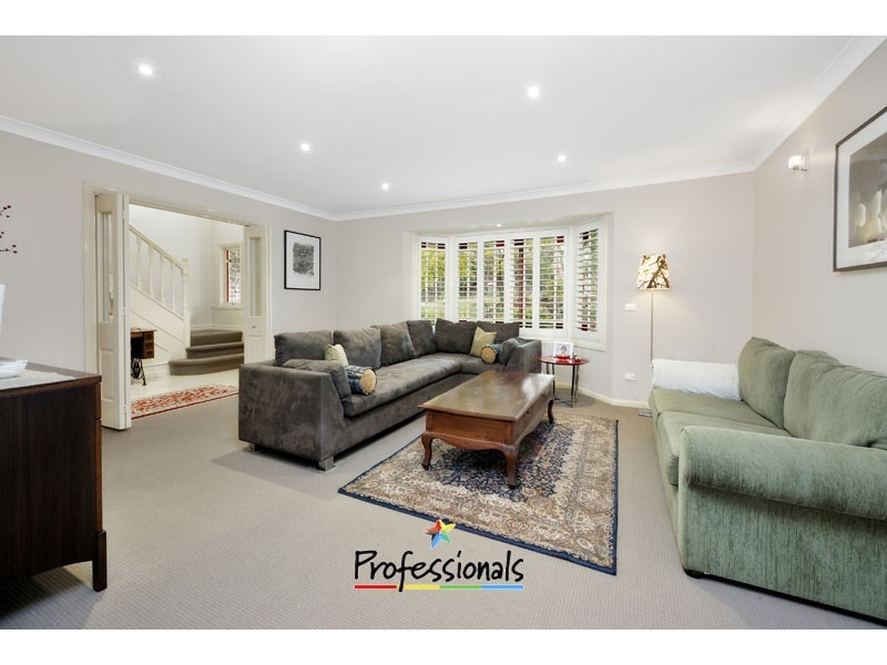 6 Sproule Road, Illawong NSW 2234