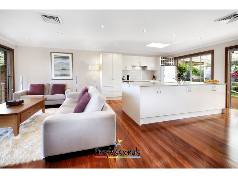 6 Scribbly gum Place, Alfords Point NSW 2234