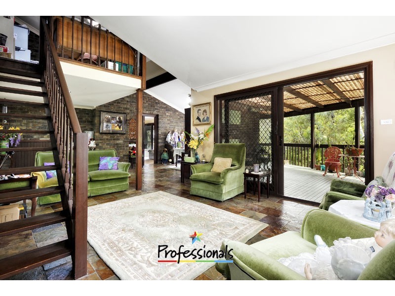 61 Austin Street, Illawong NSW 2234