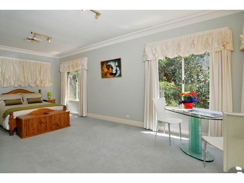 10 Barrier Place, Illawong NSW 2234