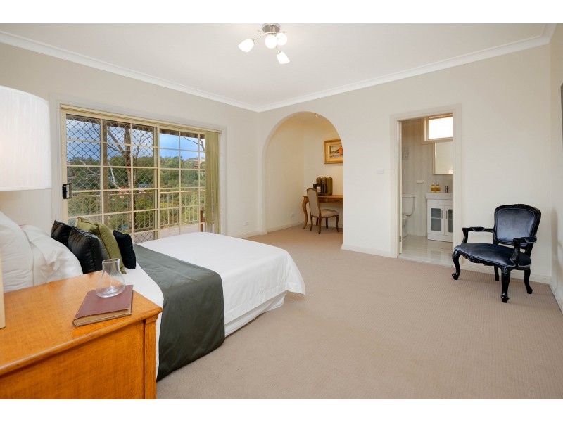 19 Mcpherson Place, Illawong NSW 2234
