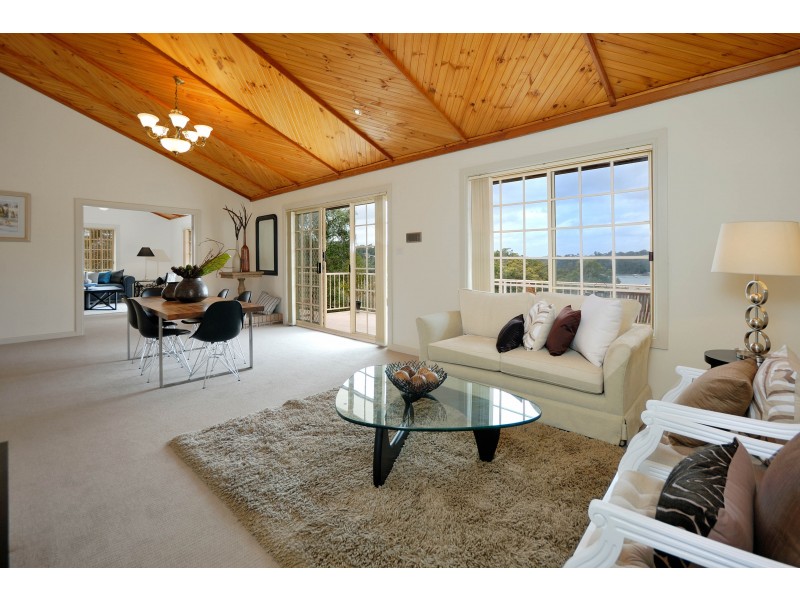 19 Mcpherson Place, Illawong NSW 2234