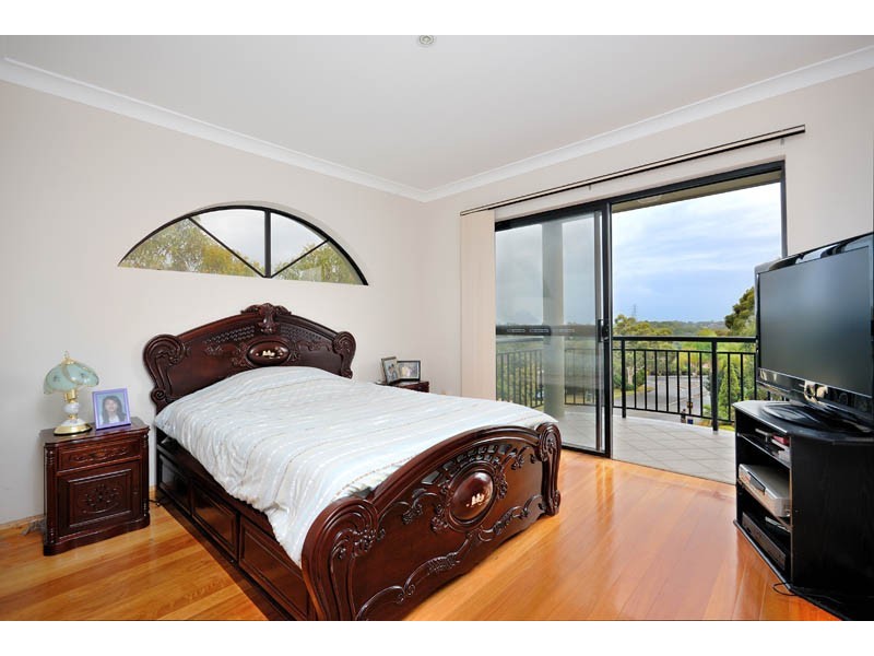 2 Osprey Drive, Illawong NSW 2234