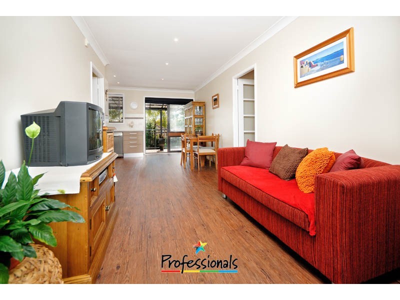 103 Blaxland Drive, Illawong NSW 2234