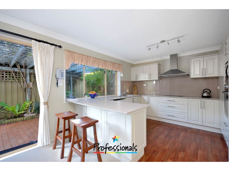 50 Blaxland Drive, Illawong NSW 2234