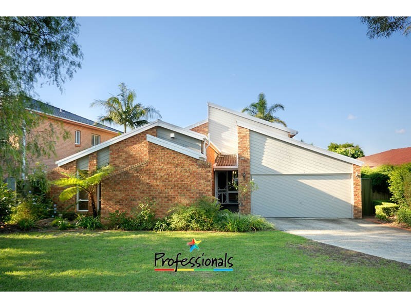 50 Blaxland Drive, Illawong NSW 2234