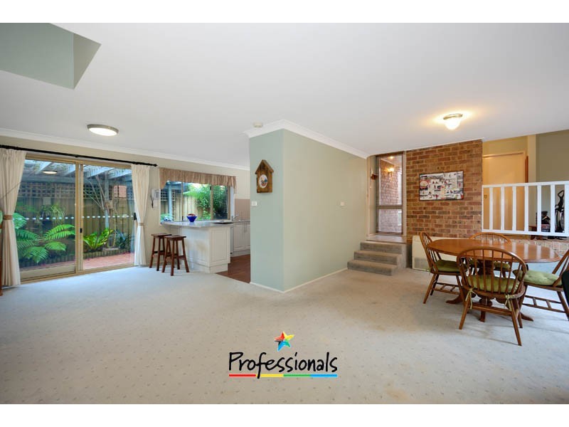 50 Blaxland Drive, Illawong NSW 2234