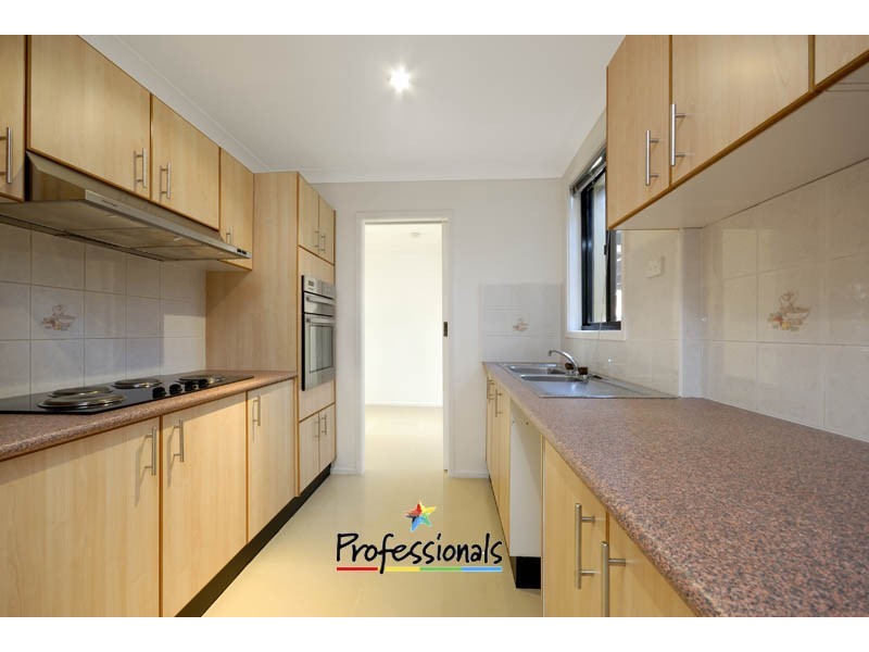 7 Batavia Place, Illawong NSW 2234