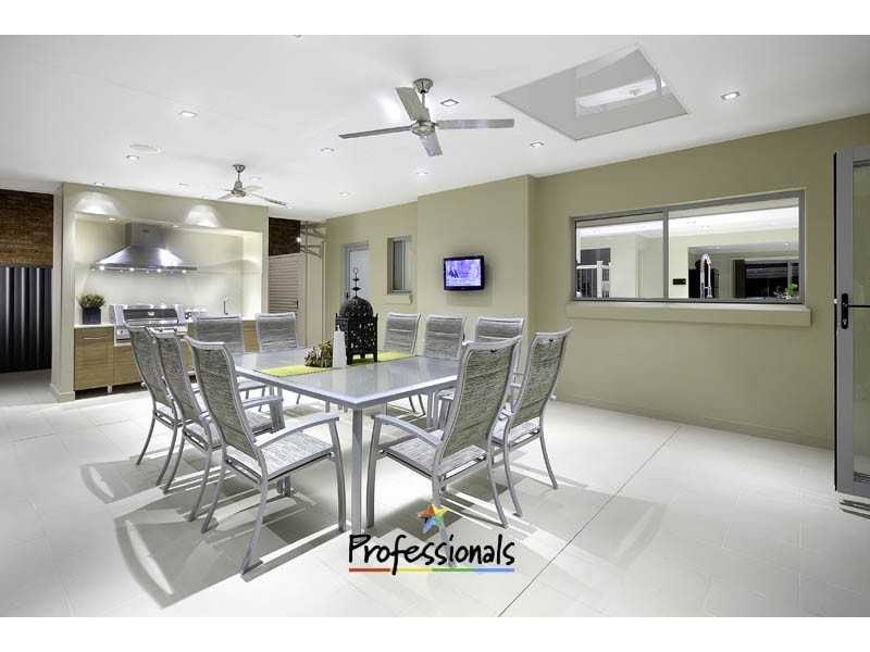 8 Sproule Road, Illawong NSW 2234