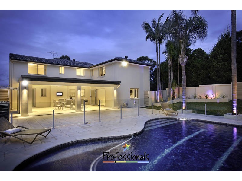 8 Sproule Road, Illawong NSW 2234