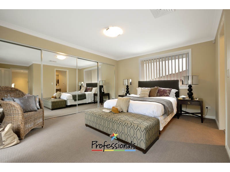 8 Sproule Road, Illawong NSW 2234