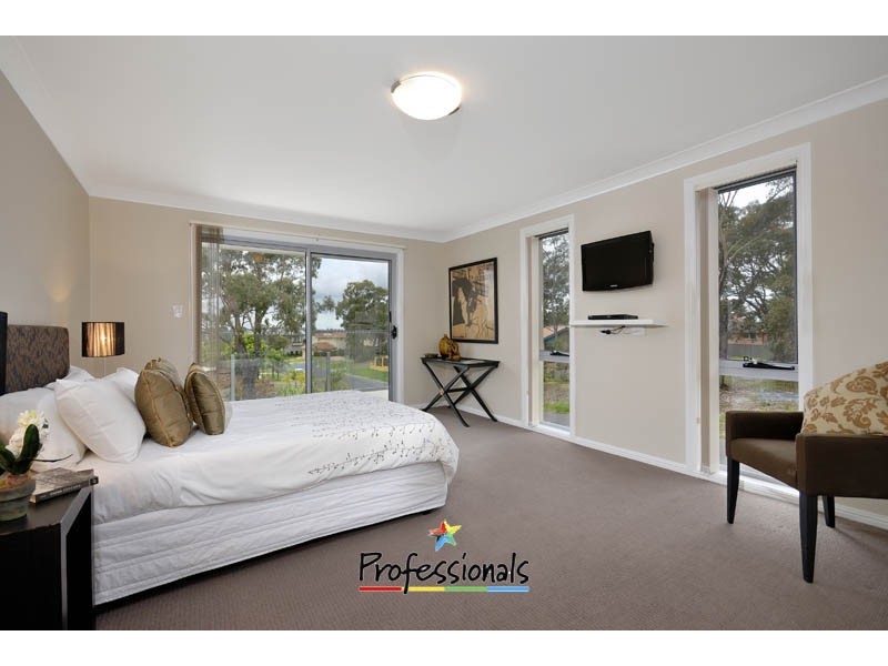 8 Sproule Road, Illawong NSW 2234