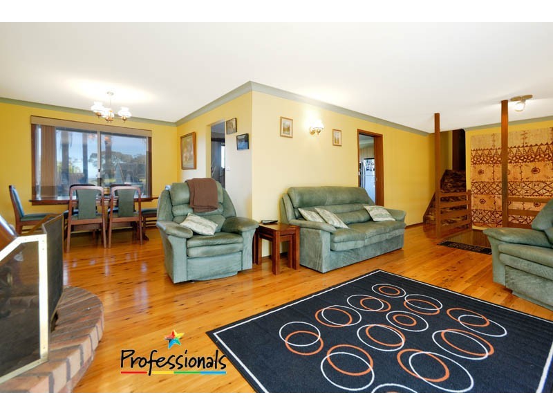27 Oldfield Place, Menai NSW 2234