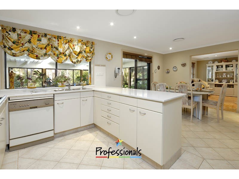 3 Robinia Place, Alfords Point NSW 2234