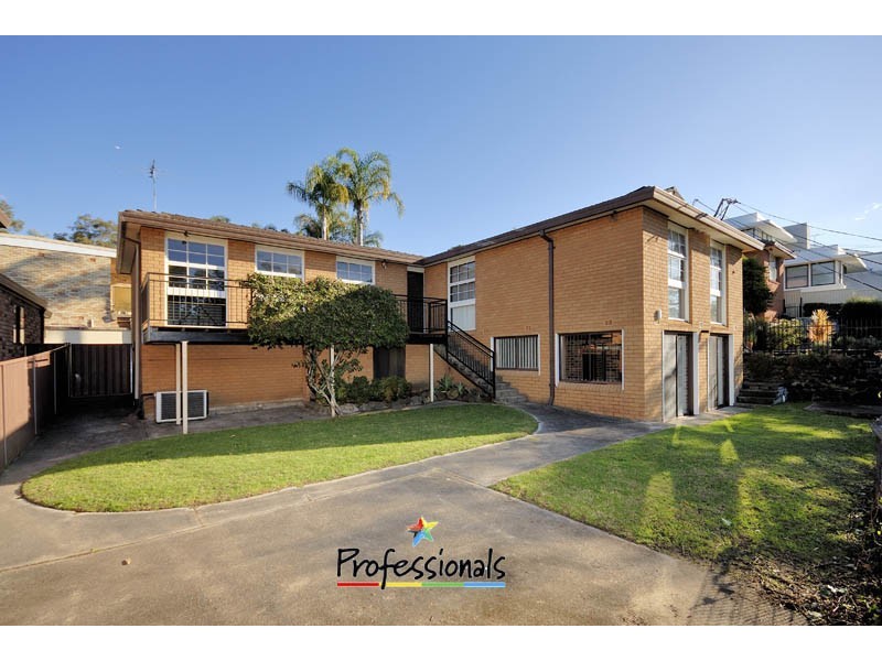 4 Cranbrook Place, Illawong NSW 2234