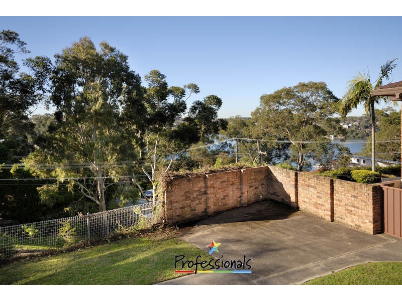4 Cranbrook Place, Illawong NSW 2234