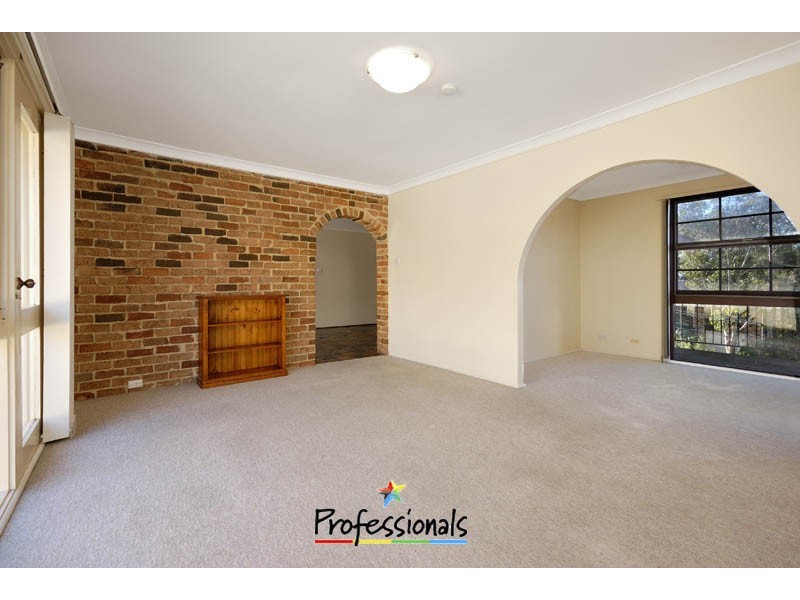 4 Cranbrook Place, Illawong NSW 2234