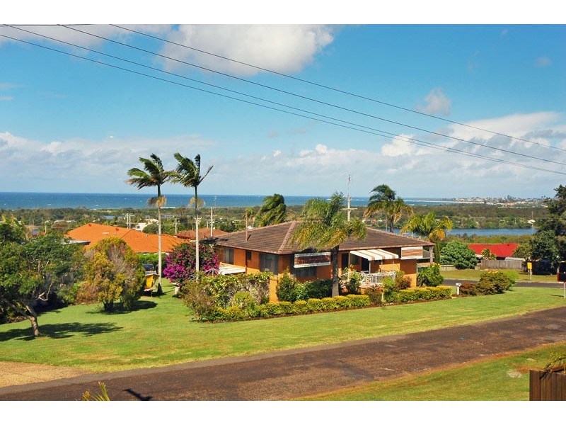 13 Seaview Road, Banora Point NSW 2486