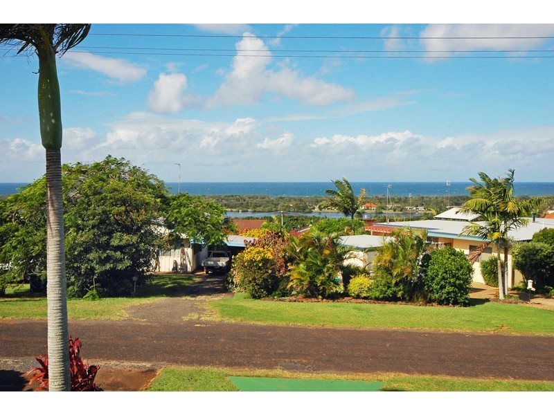 13 Seaview Road, Banora Point NSW 2486
