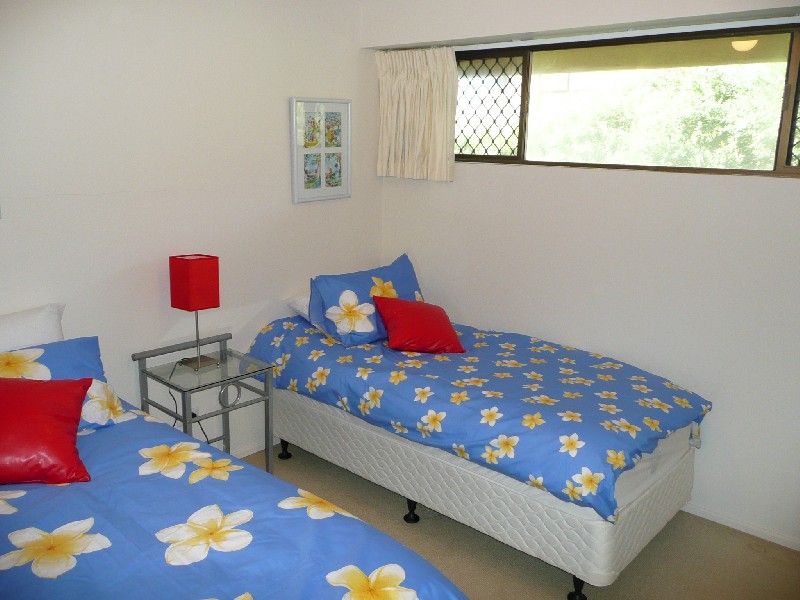 7 Eden Ave, Rainbow Bay QLD 4225
