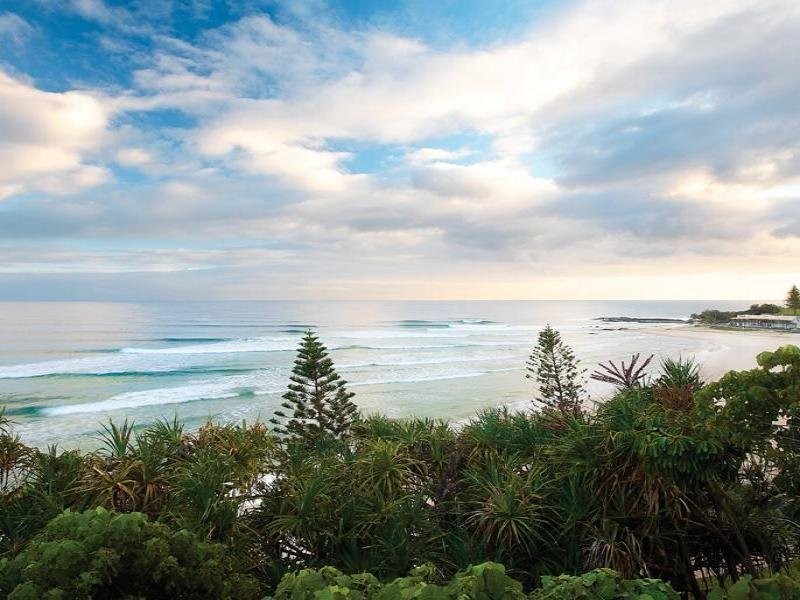 11 Eden Avenue, Rainbow Bay QLD 4225