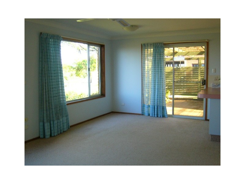 54 Oyster Point RD, Banora Point NSW 2486