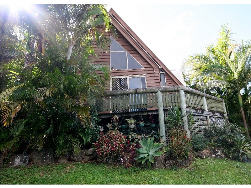10 Broadwater Esplanade, Bilambil Heights NSW 2486
