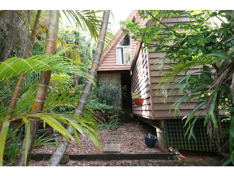 10 Broadwater Esplanade, Bilambil Heights NSW 2486