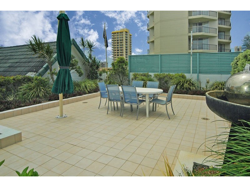 33/243 Boundary Street, Rainbow Bay QLD 4225