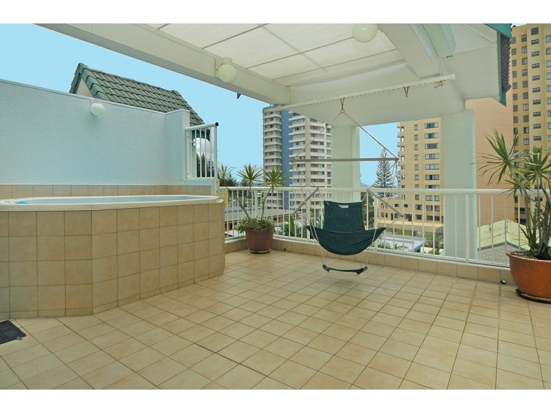 33/243 Boundary Street, Rainbow Bay QLD 4225
