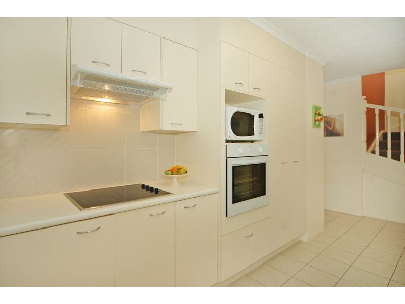 33/243 Boundary Street, Rainbow Bay QLD 4225