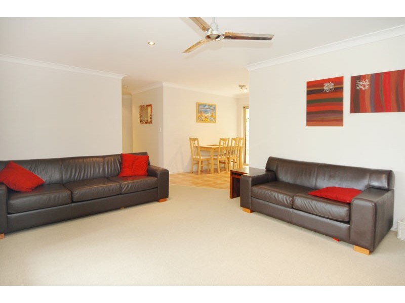 2 Bushland Drive, Banora Point NSW 2486