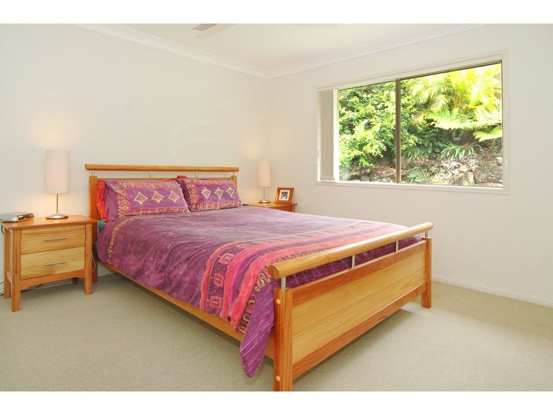 2 Bushland Drive, Banora Point NSW 2486