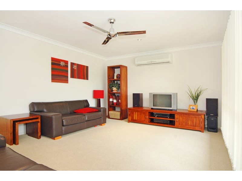 2 Bushland Drive, Banora Point NSW 2486