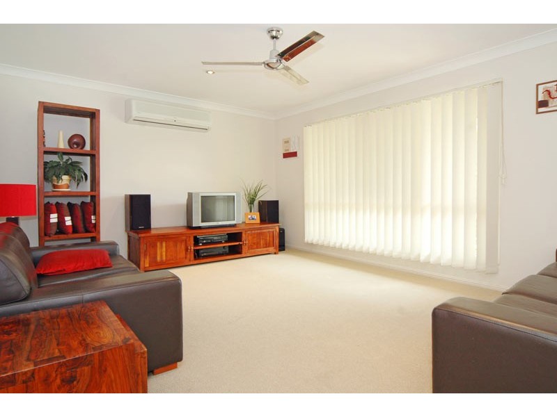 2 Bushland Drive, Banora Point NSW 2486