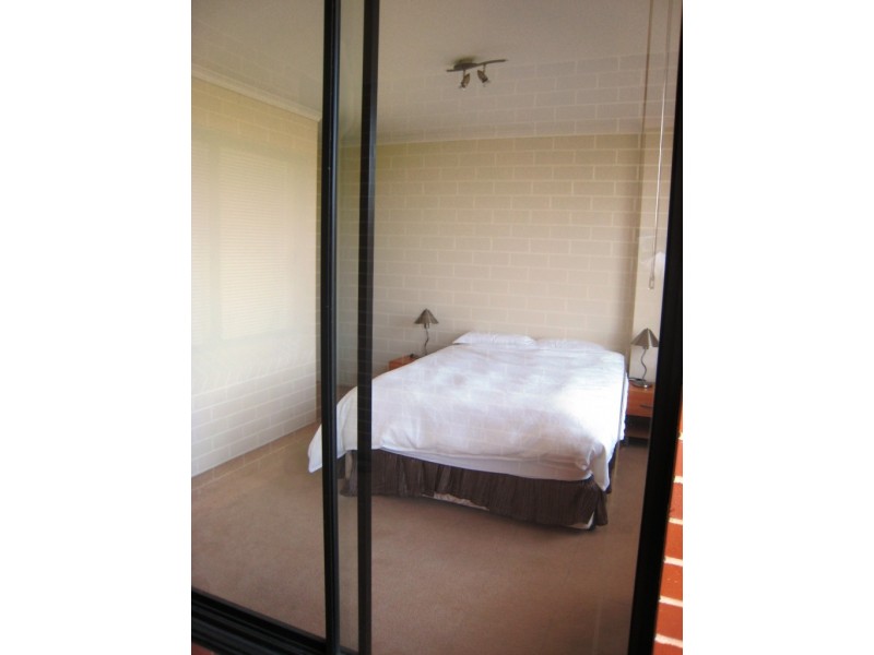 24/10-12 Belgrave St, Kogarah NSW 2217