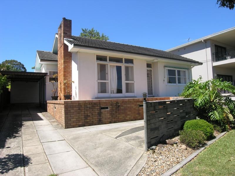 114 Holt Rd, Taren Point NSW 2229