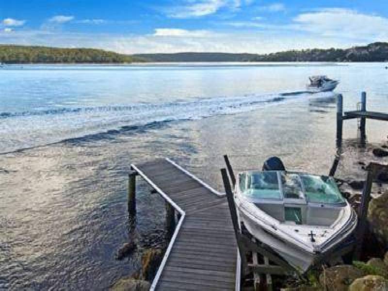 4 Loch Lomond Crescent, Burraneer NSW 2230